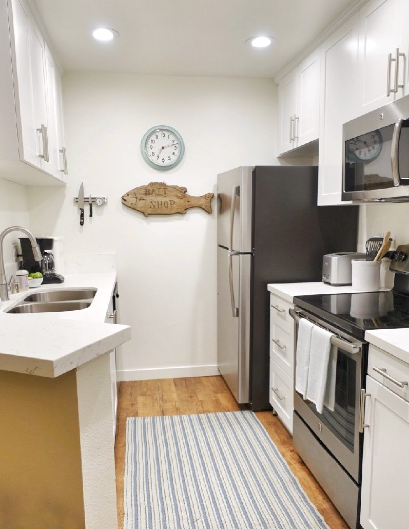 beach apartment kitchen